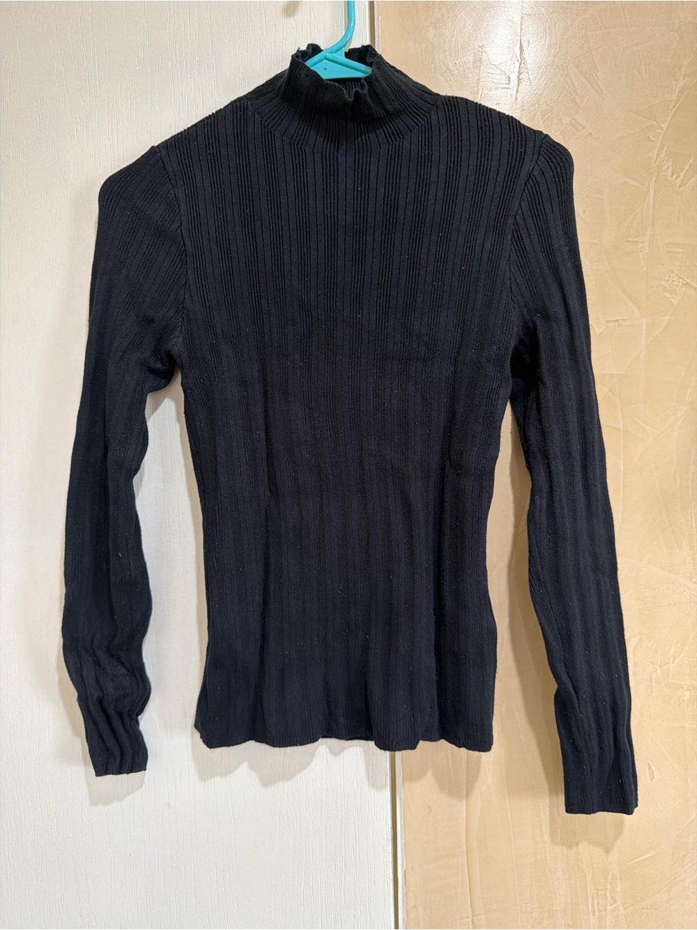 Abercrombie & Fitch Black Ribbed Mock-Turtleneck Sweater